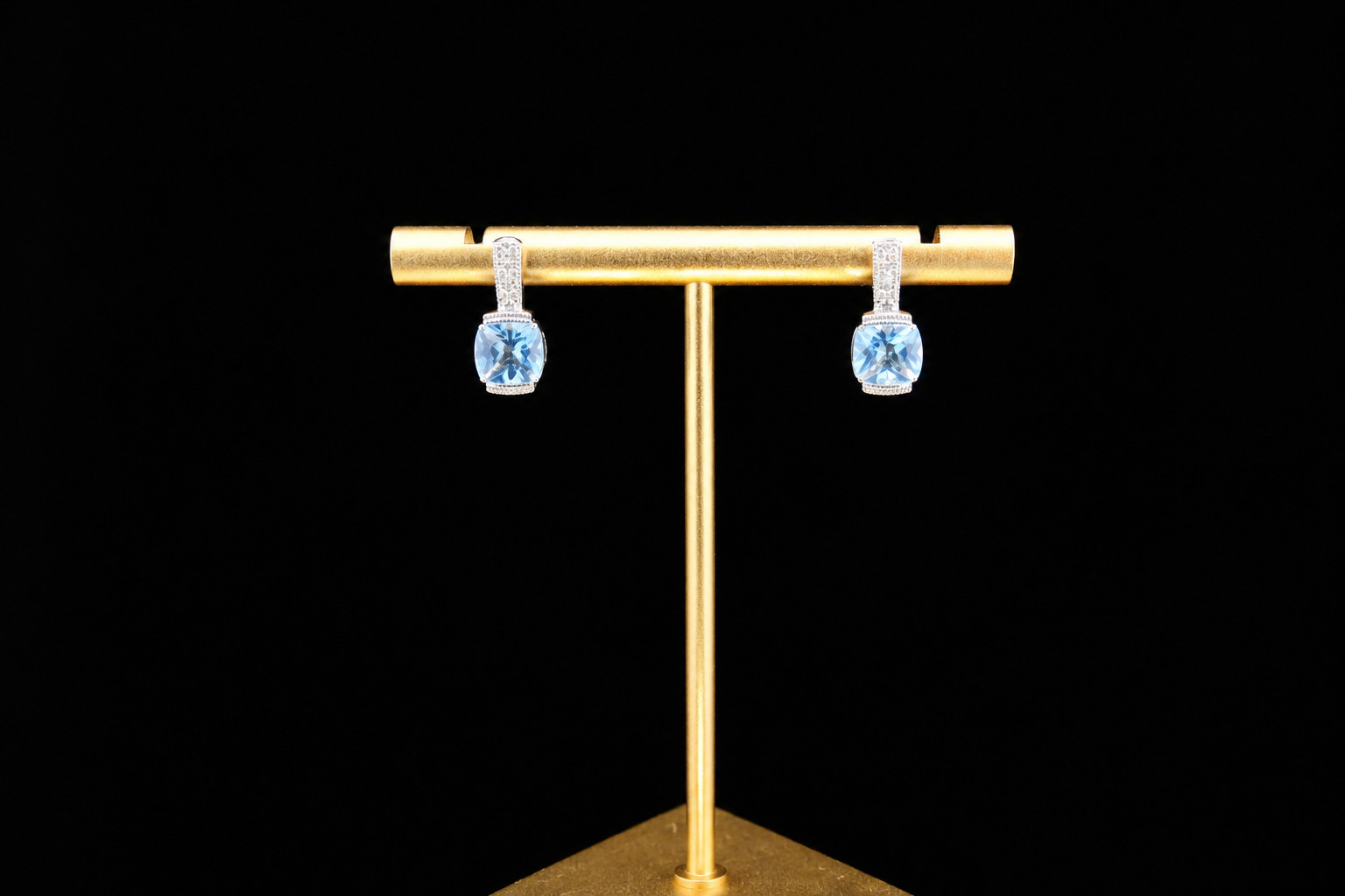 10k White Gold Topaz Diamond Earring