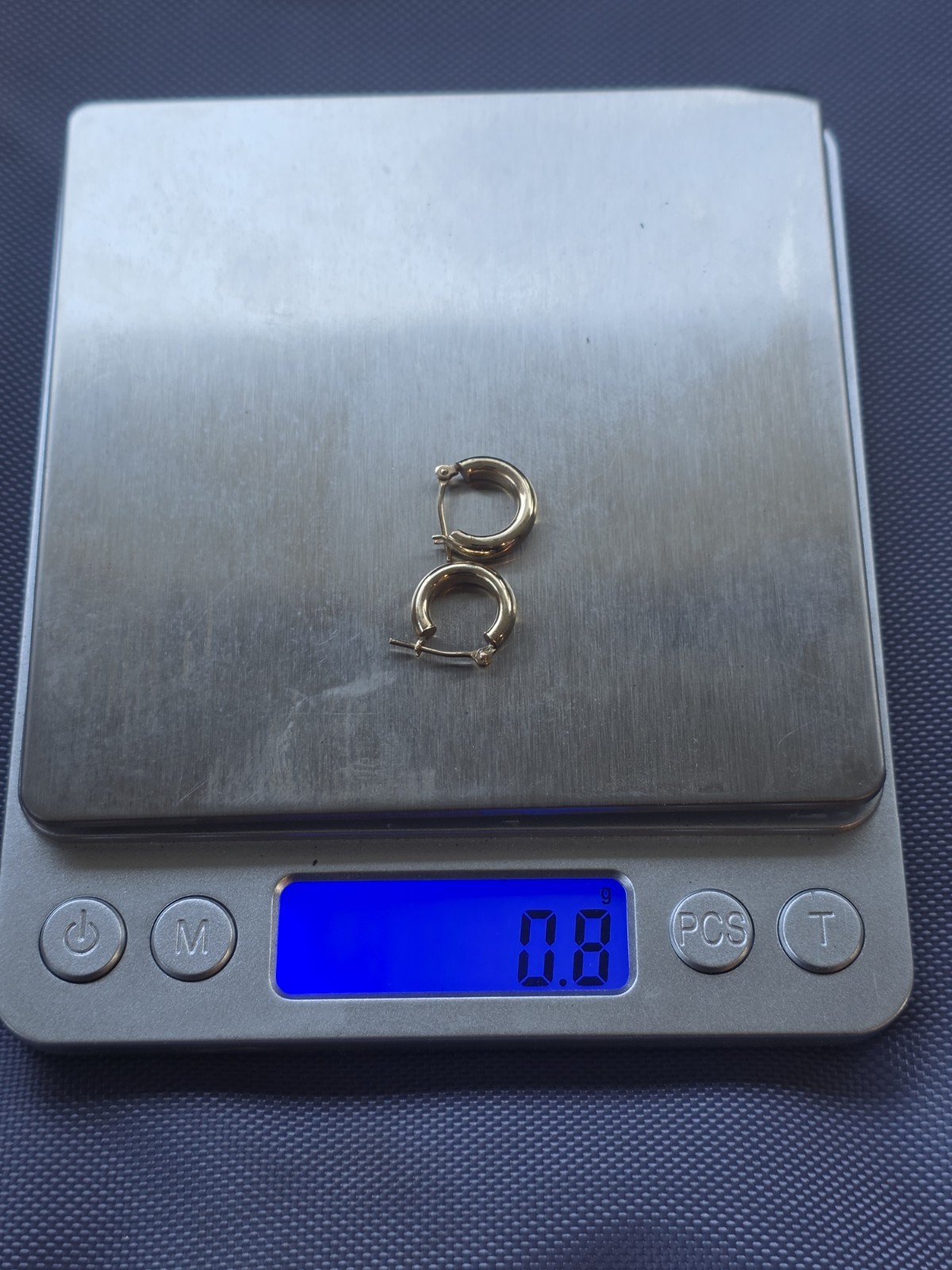 Vintage 10K gold child size small hoop earrings .8 Grams Pre Owned Condition #7