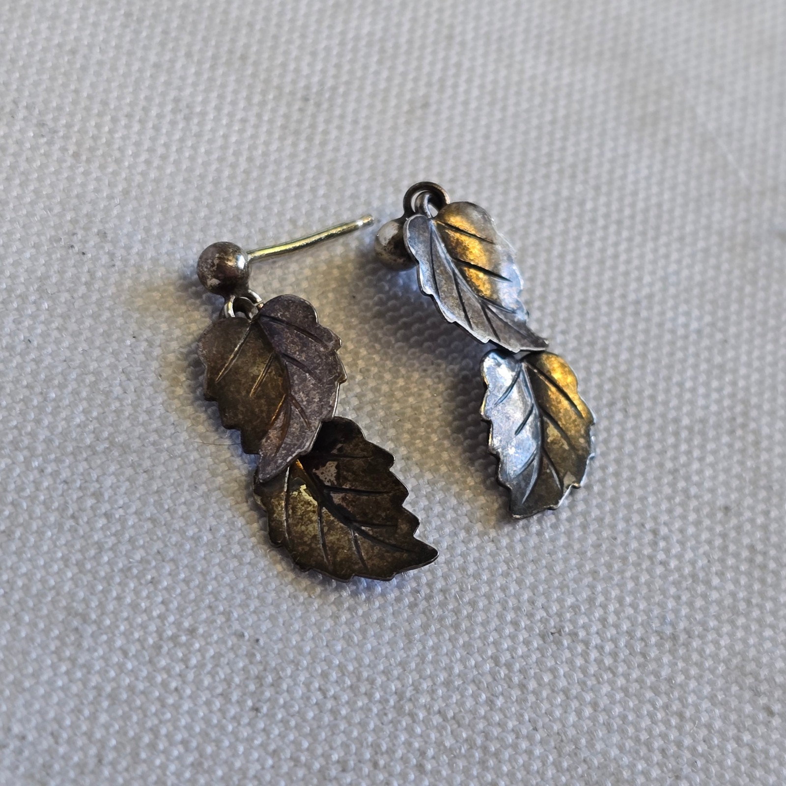 Sterling Silver Earrings 1.15g Fine Jewelry Floral Leaf No Backs Studs