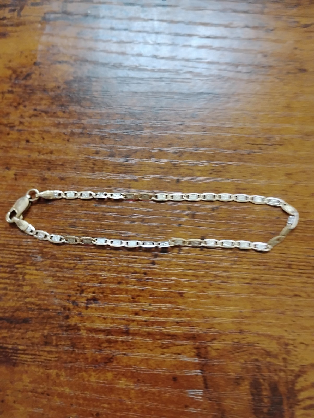 10K Gold Women’s bracelet Yellow Gold Color Marked on bracelet and clasp 10K